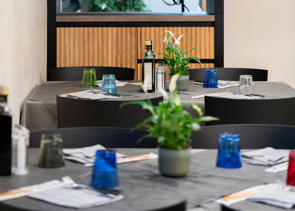 Albergo Ristorante Rolly | Ristorante Hotel Rolly  - Tradizione gastronomica familiare ad un passo dal centro di Riva del Garda e dal Lago